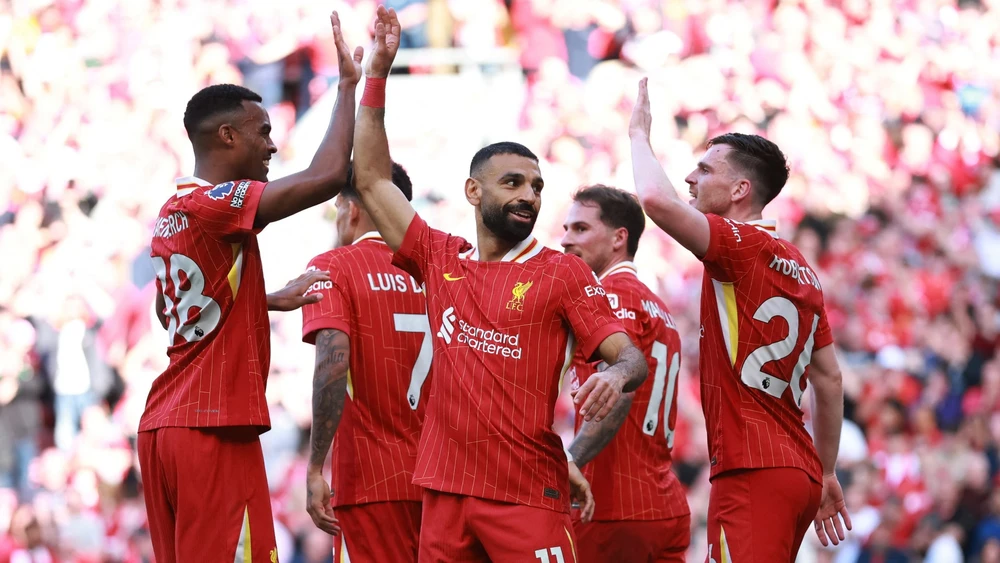 Liverpool dẫn đầu Premier League sau chiến thắng ấn tượng