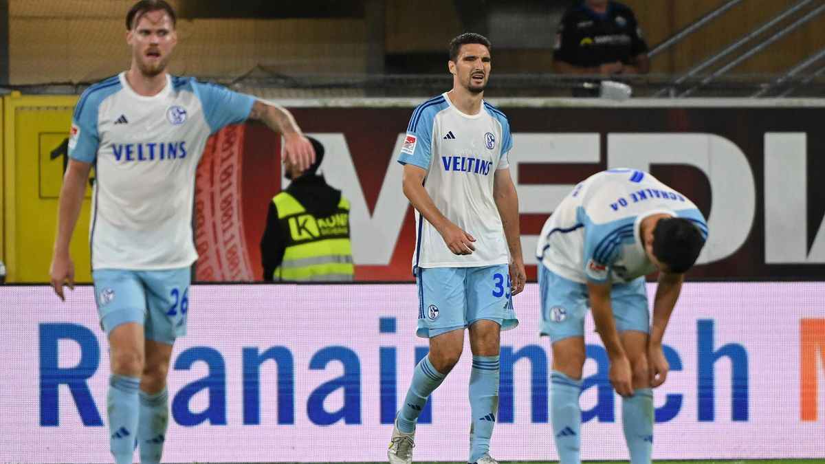 Schalke 04 verliert gegen Paderborn im Abstiegskampf
