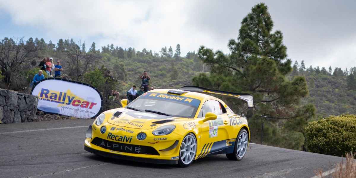 Rallye Villa de Adeje: Cagiao y Martínez al frente