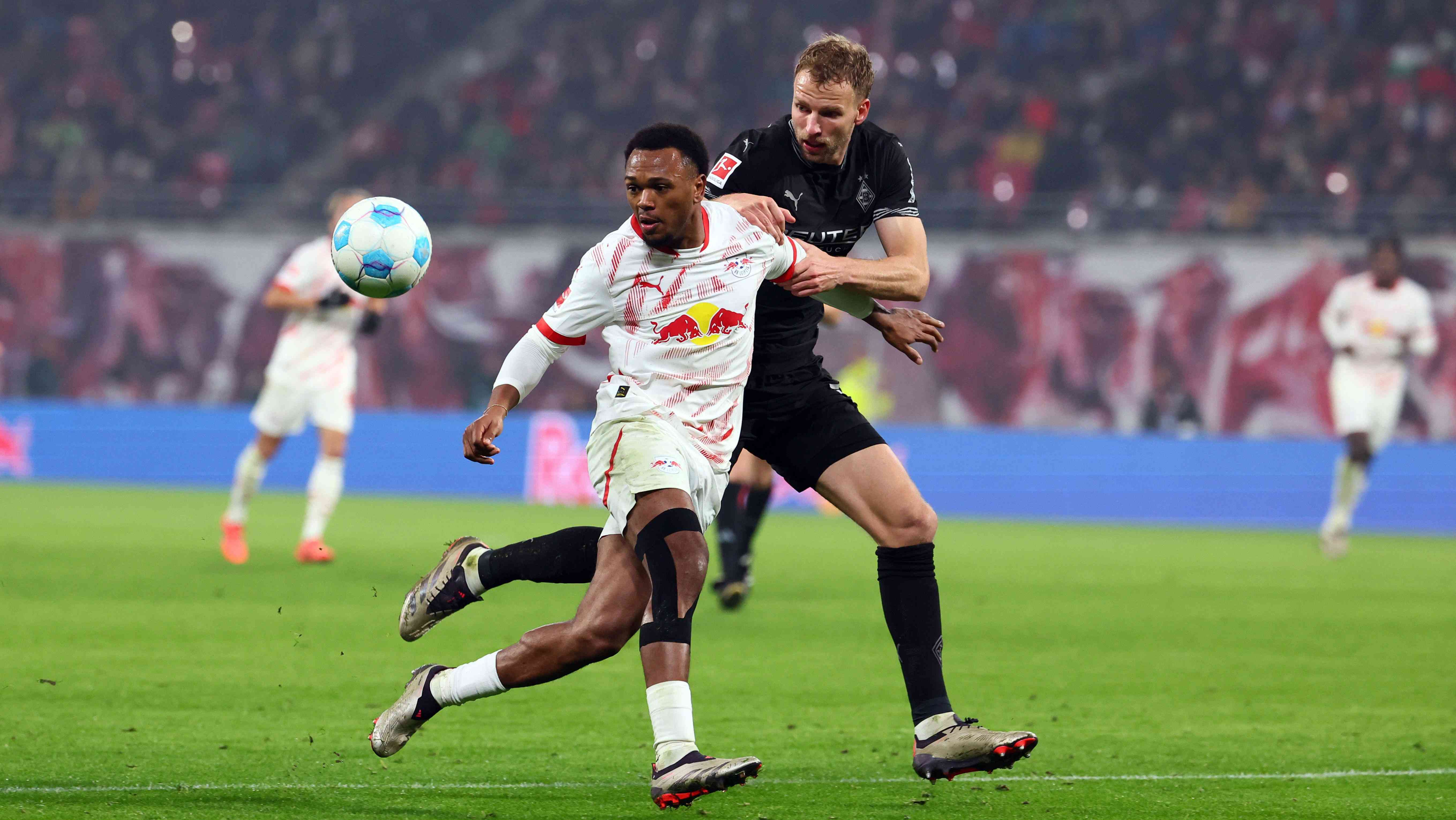 Bundesliga: Gladbach siegt, Leipzig hält Bayern auf Distanz