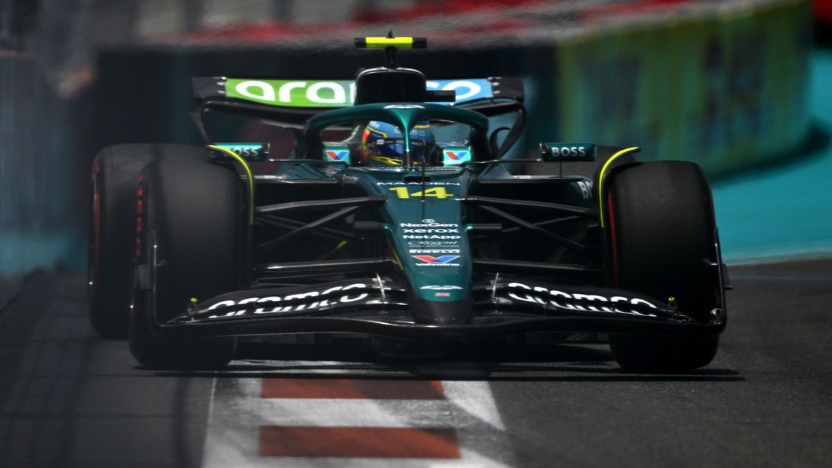 Sainz y Alonso luchan en el Gran Premio de Miami 2025