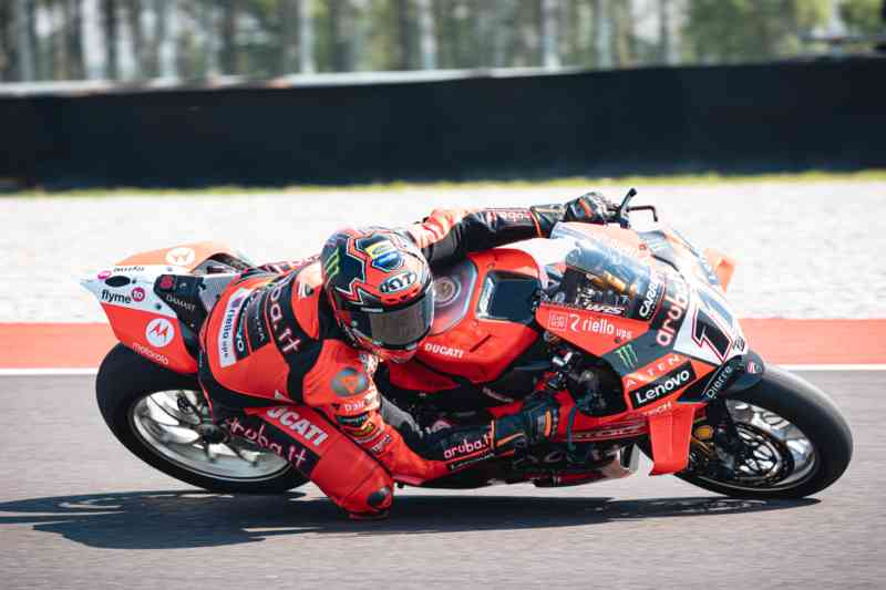 Bulega trionfa nel GP d`Italia di Superbike 2025