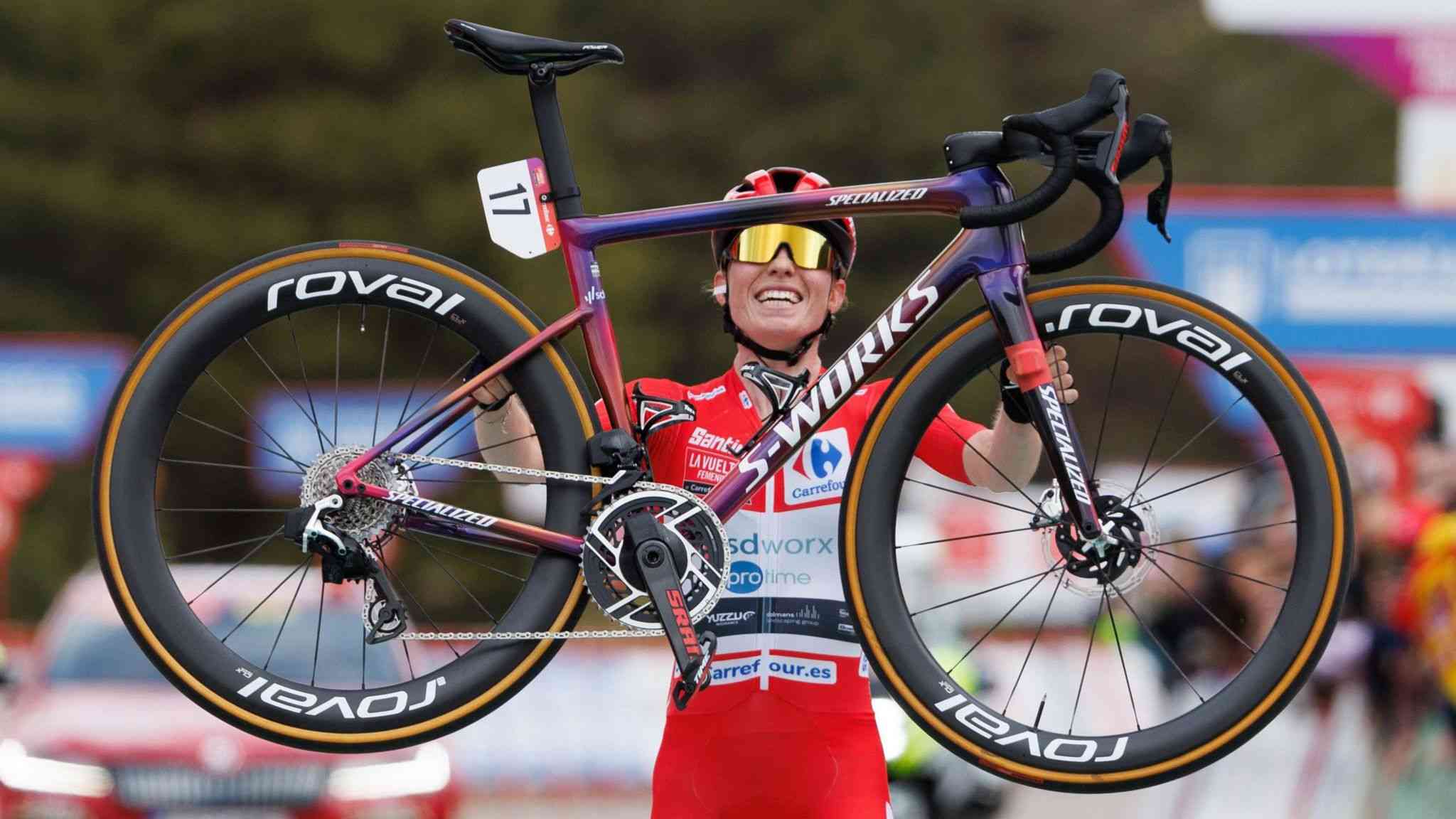 Vuelta Femenina 2025: Demi Vollering busca el título