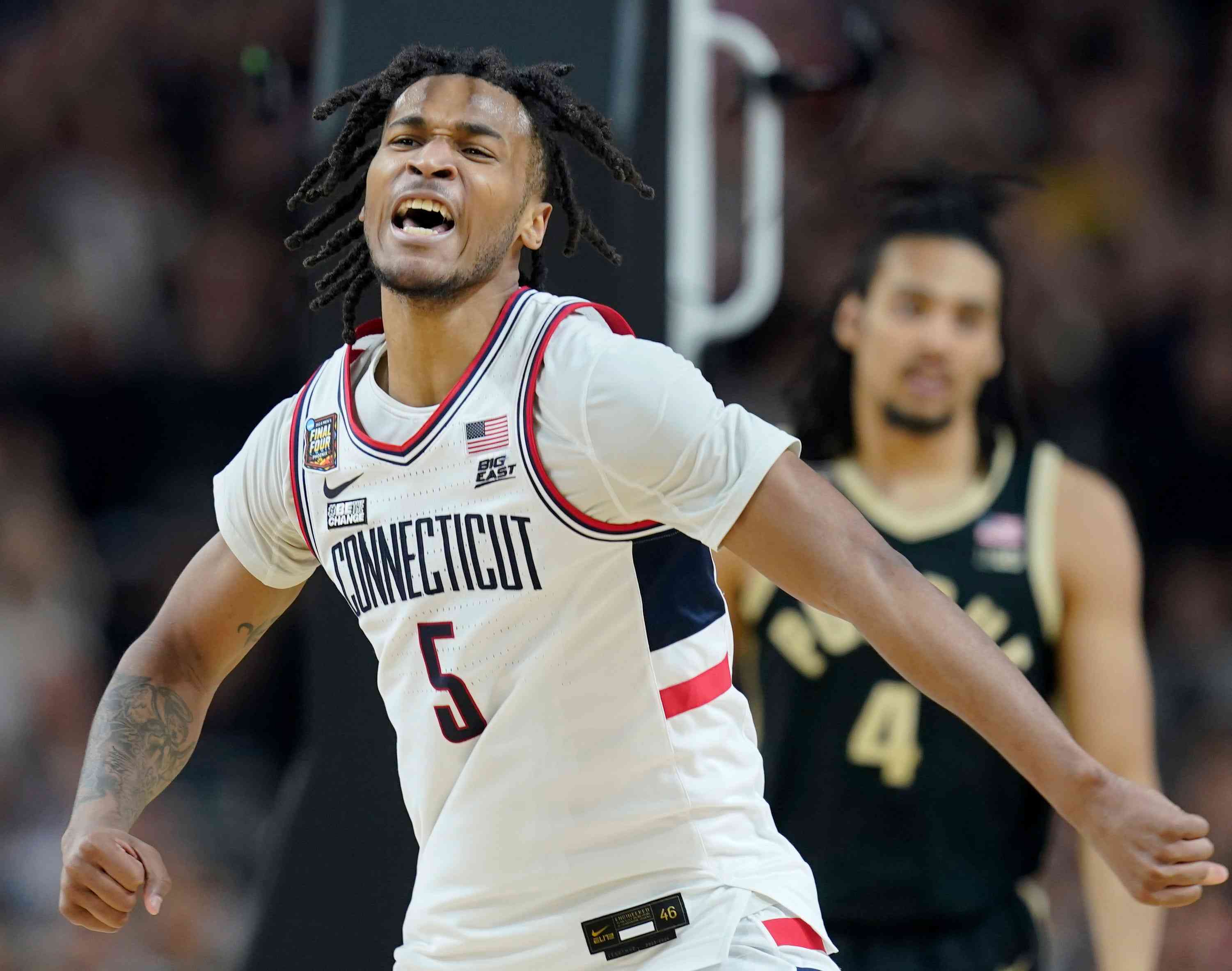 Spurs` Season Ends with Draft Hopes for Castle and Dillingham