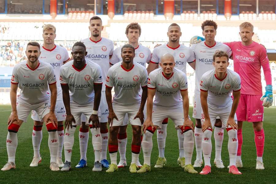 União de Leiria brilha com goleada na Liga Portugal 2
