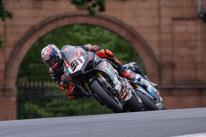 Haslam Sets New Lap Record at British Superbikes