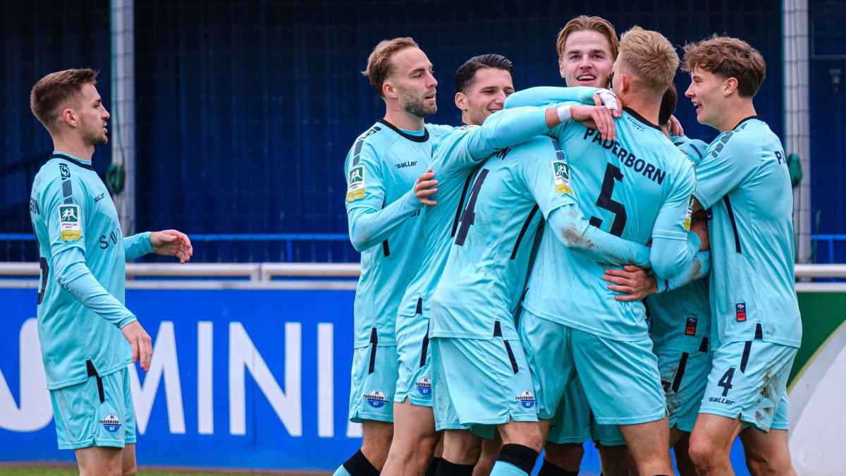 Paderborn besiegt Schalke und setzt die Top drei unter Druck