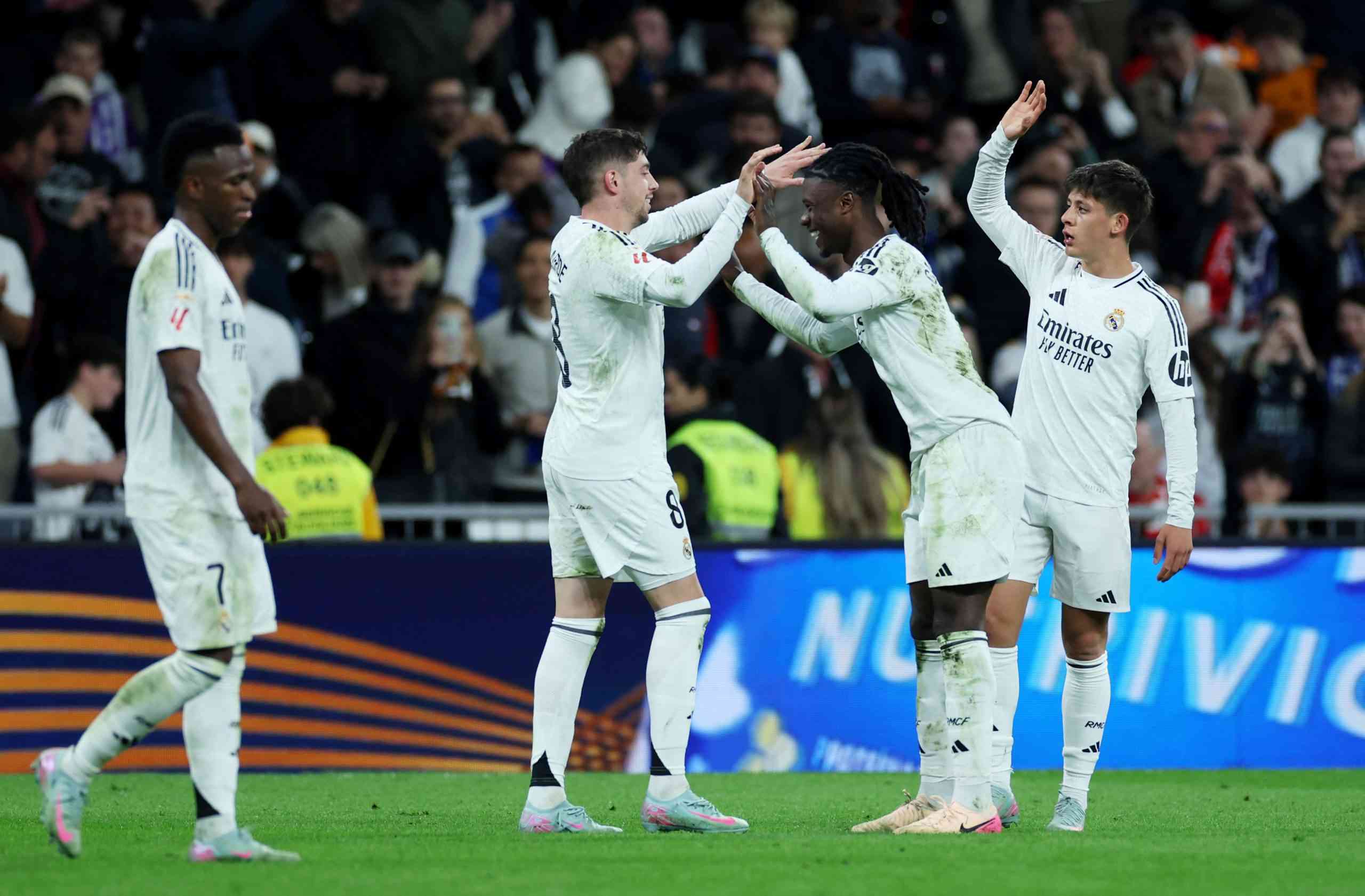 Real Madrid`s Thrilling Win Keeps Title Race Alive