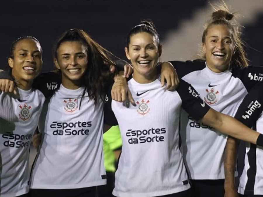Corinthians brilha com goleada sobre o Bahia
