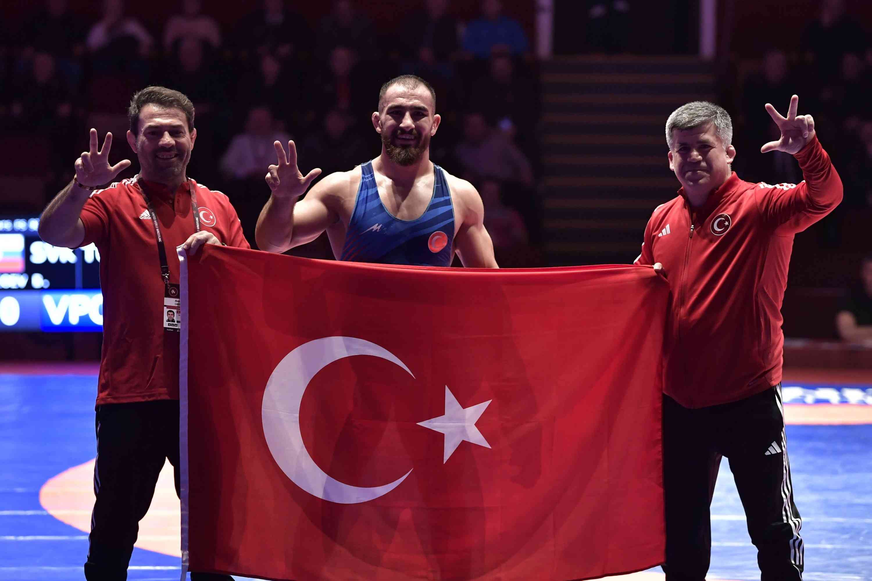 Feyzullah Aktürk, Başpehlivanlığı Kazandı