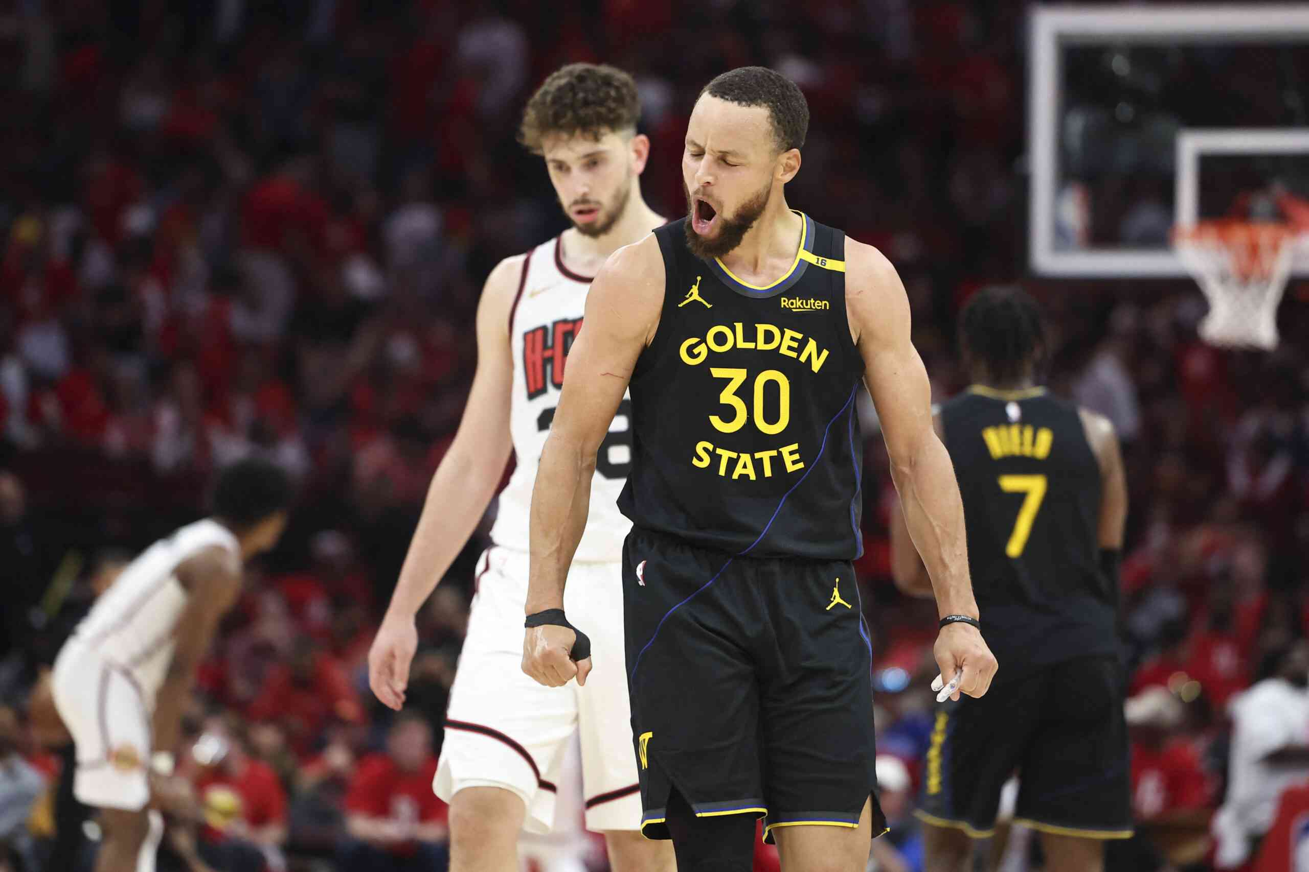 NBA Πλέι-οφ: Ο Χάλιμπερτον οδηγεί τους Πέισερς
