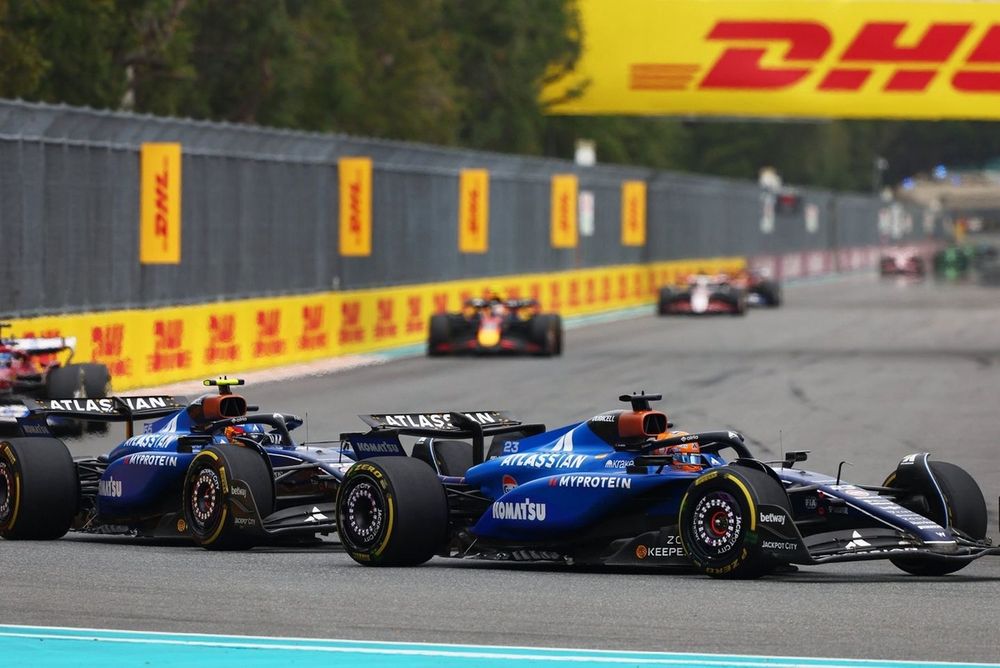 Sainz y Aston Martin sufren en Miami