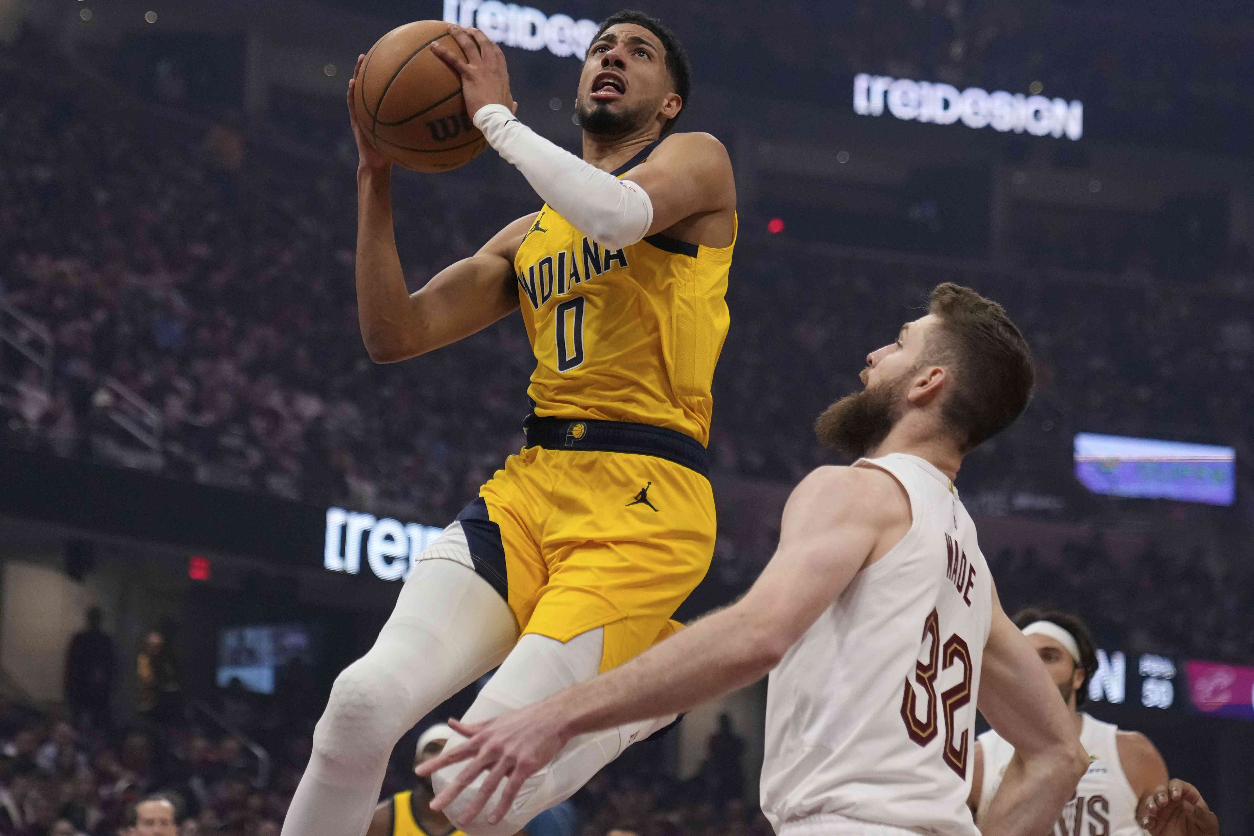 Pacers Edge Cavaliers with Haliburton`s Clutch Shot