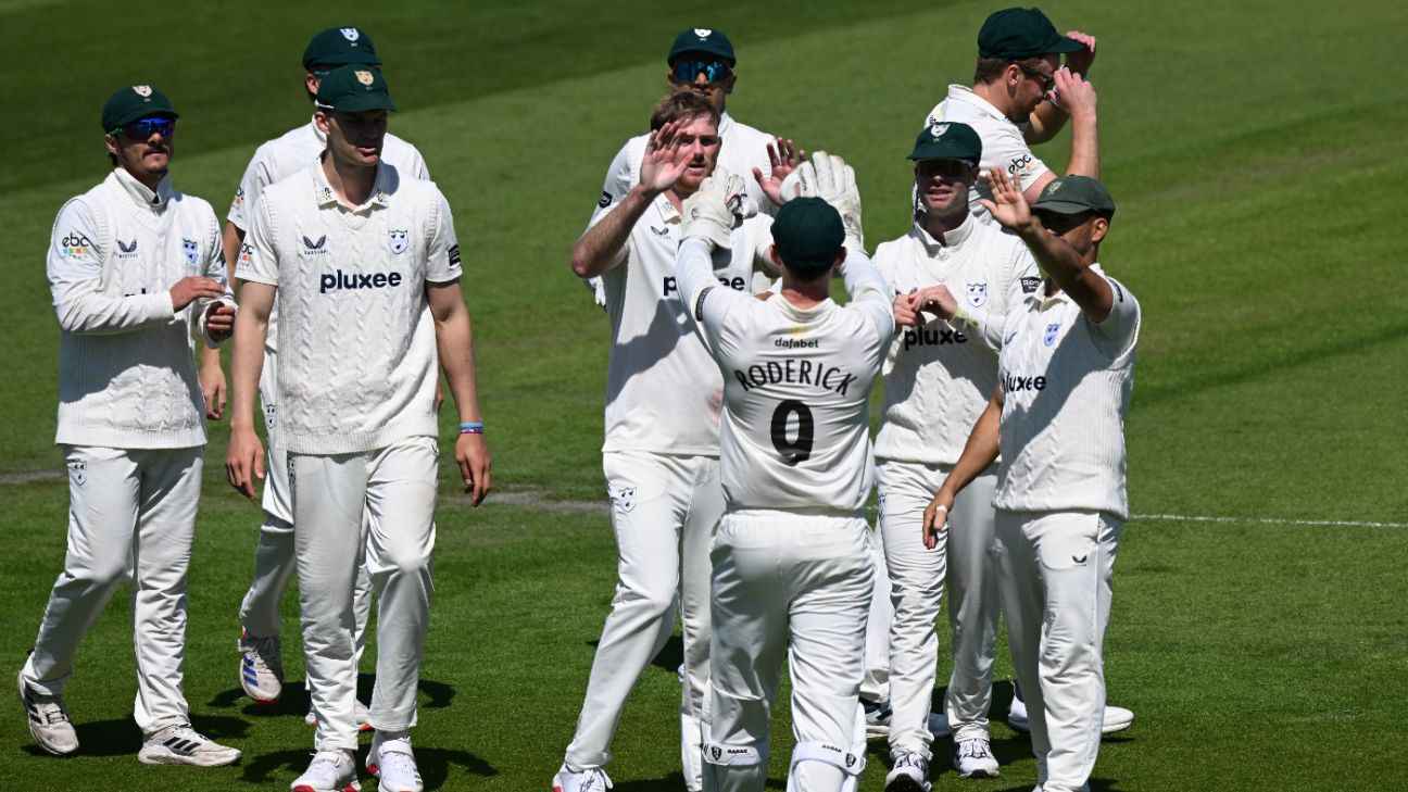 Carson`s Century Sparks Sussex Triumph Over Worcestershire