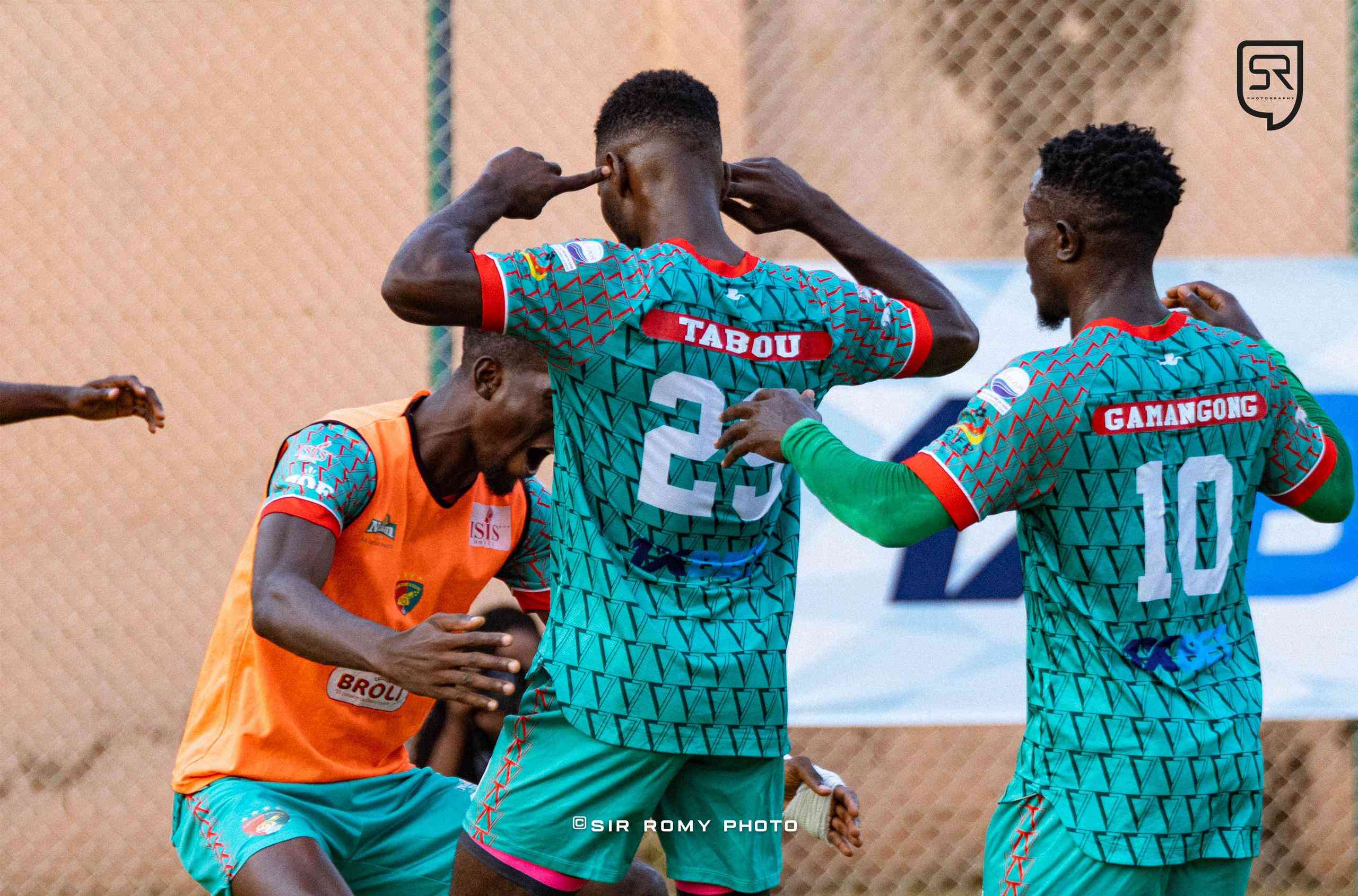 Colombe et Gazelle en tête de l`Elite One