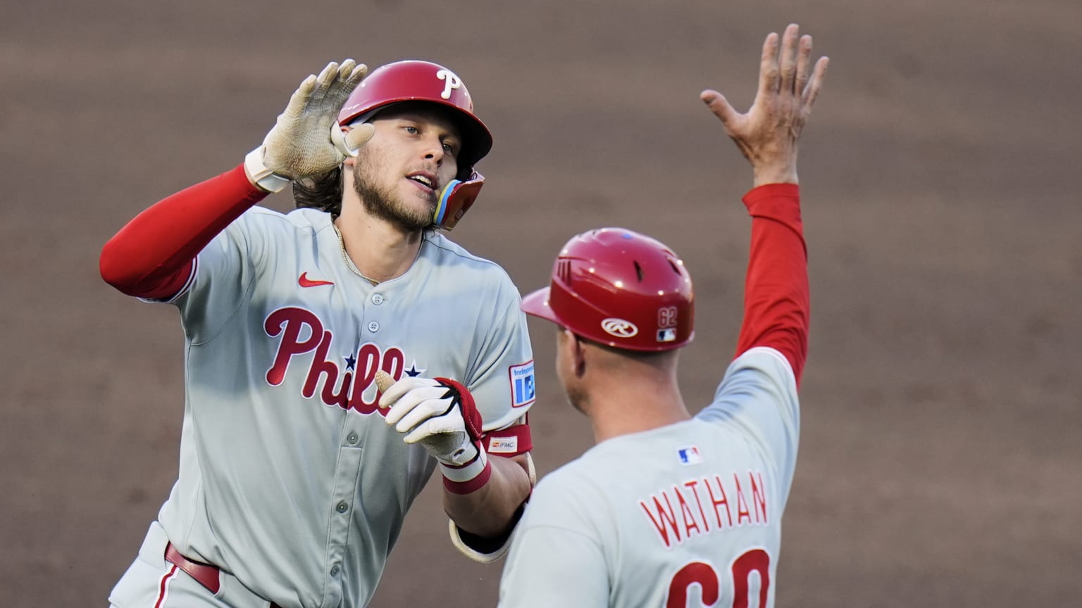 Phillies Edge Rays in Thrilling 10-Inning Showdown