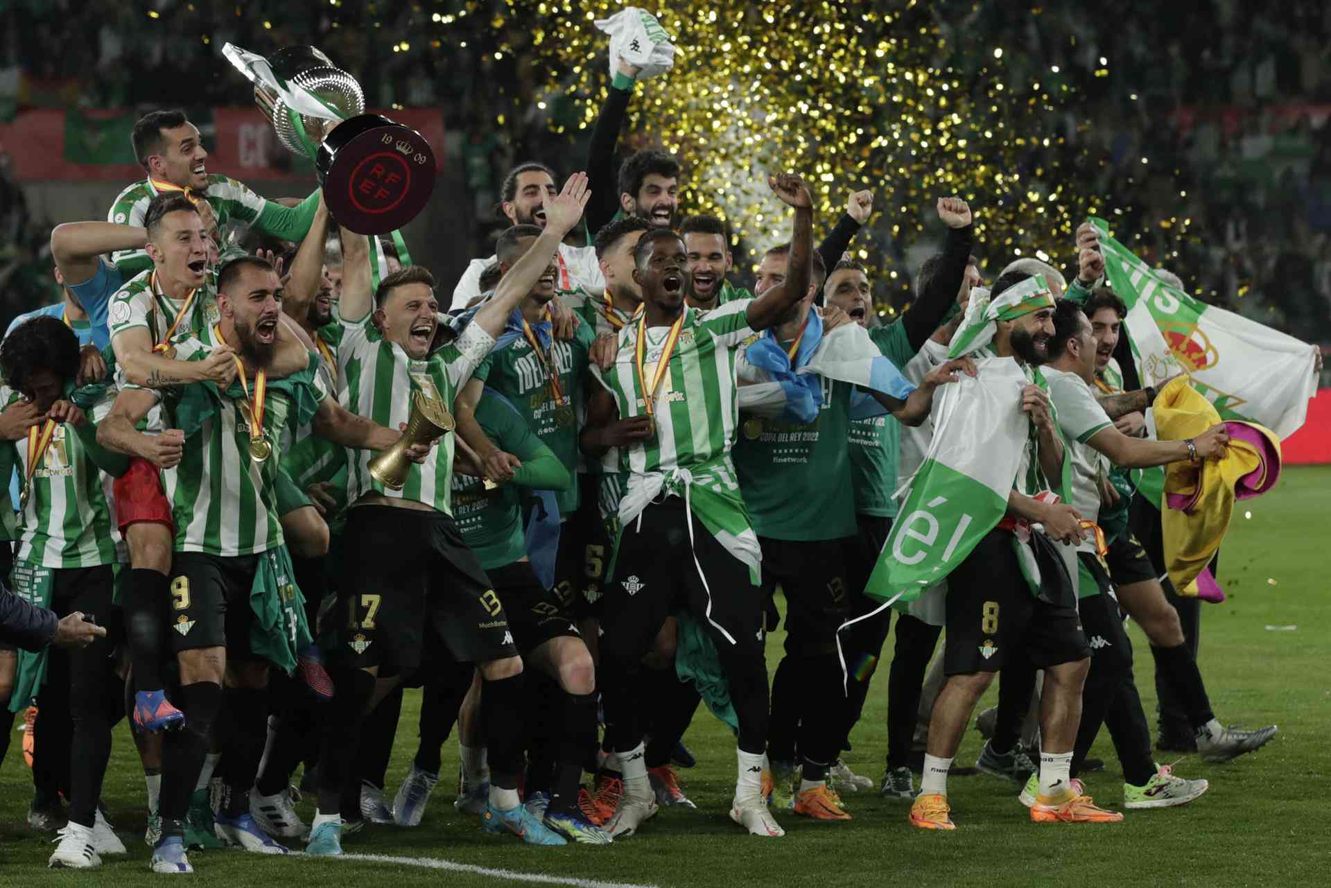 Betis brilla en la UEFA y la Feria de San Isidro resplandece