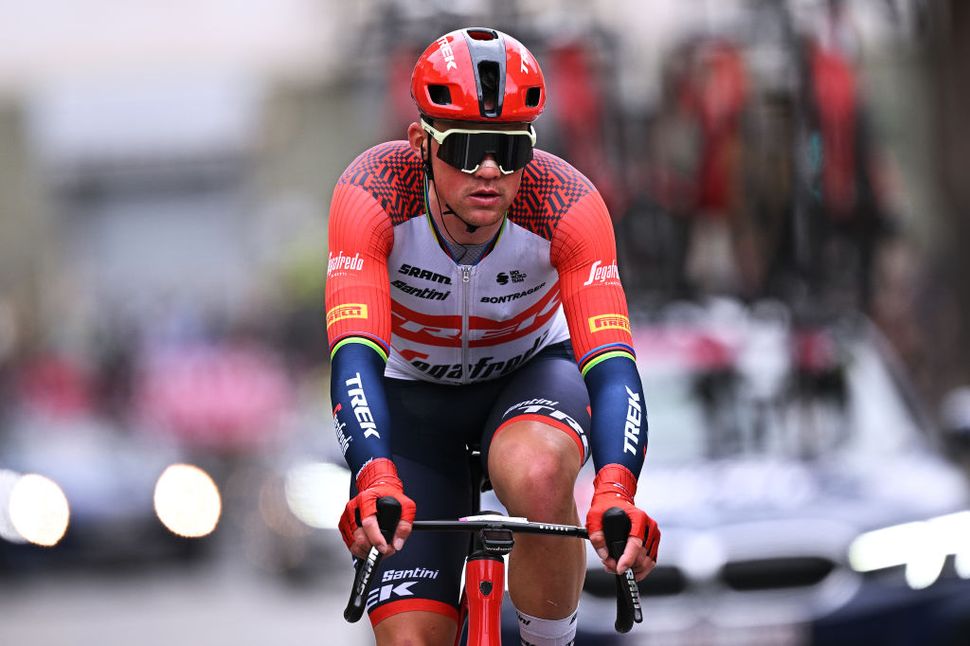 Mads Pedersen in Rosa: Il Giro d`Italia 2025 Parte!