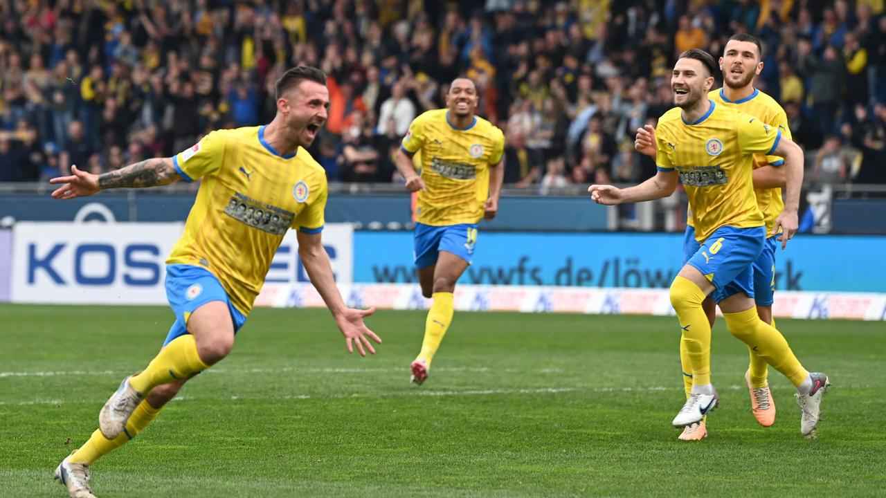Elversberg triumphiert: 3:0 gegen Braunschweig!