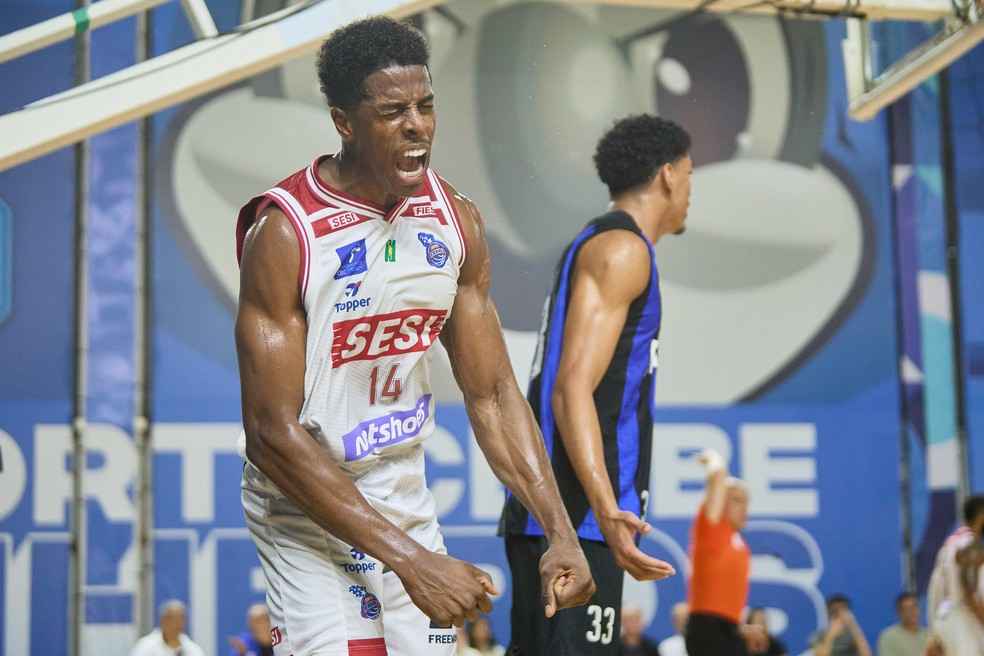 Franca brilha e vence Pinheiros nas quartas do NBB