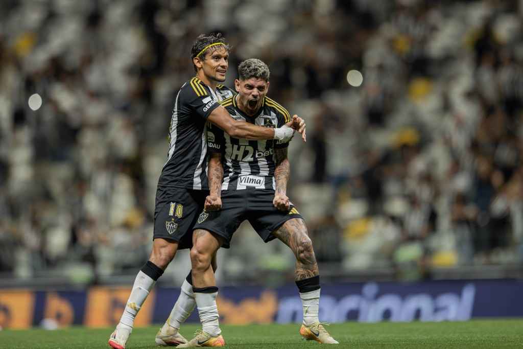 Atlético-MG brilha com vitória sobre Fluminense