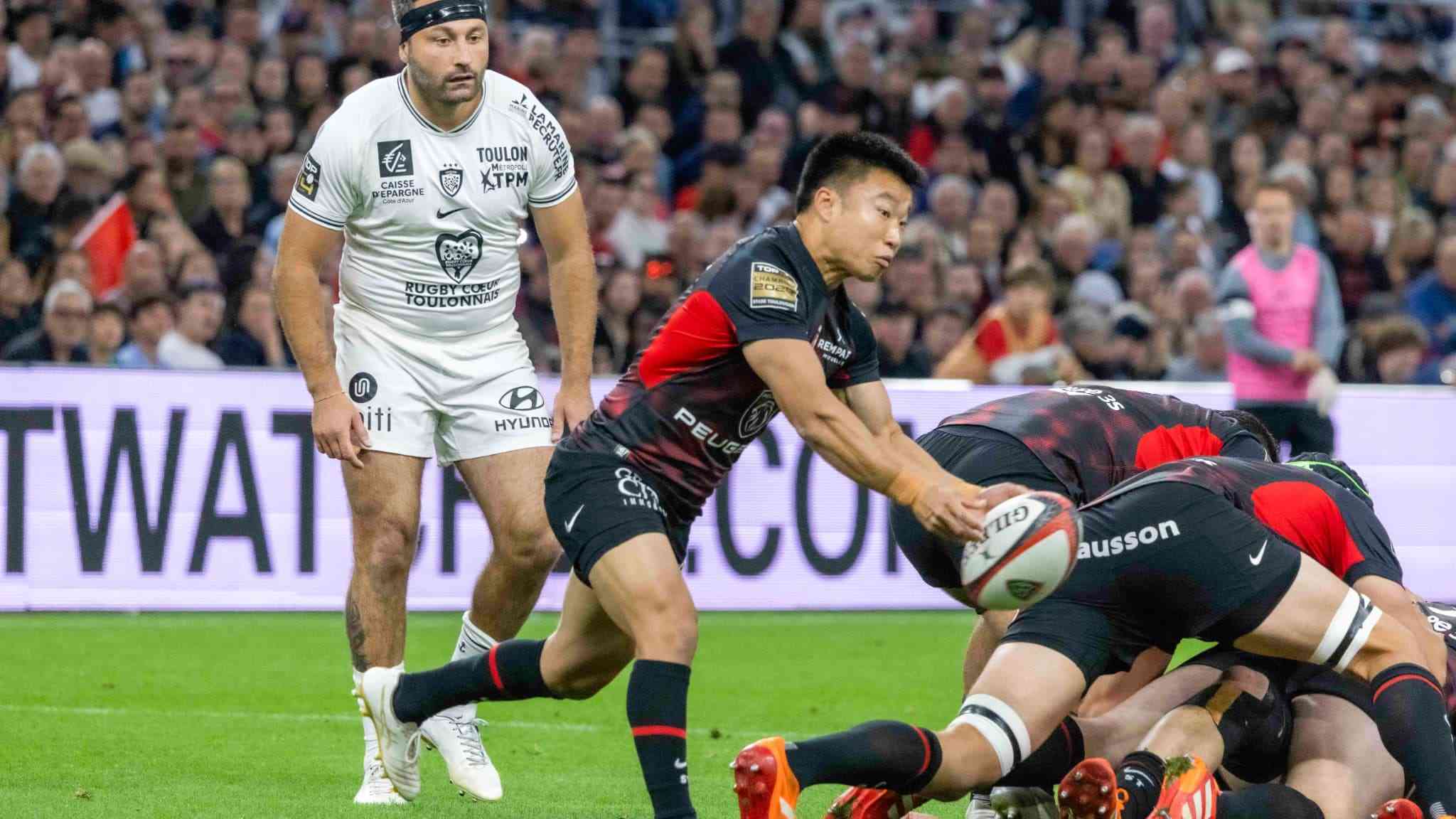 Toulouse écrase Toulon, Castres en attente de son match