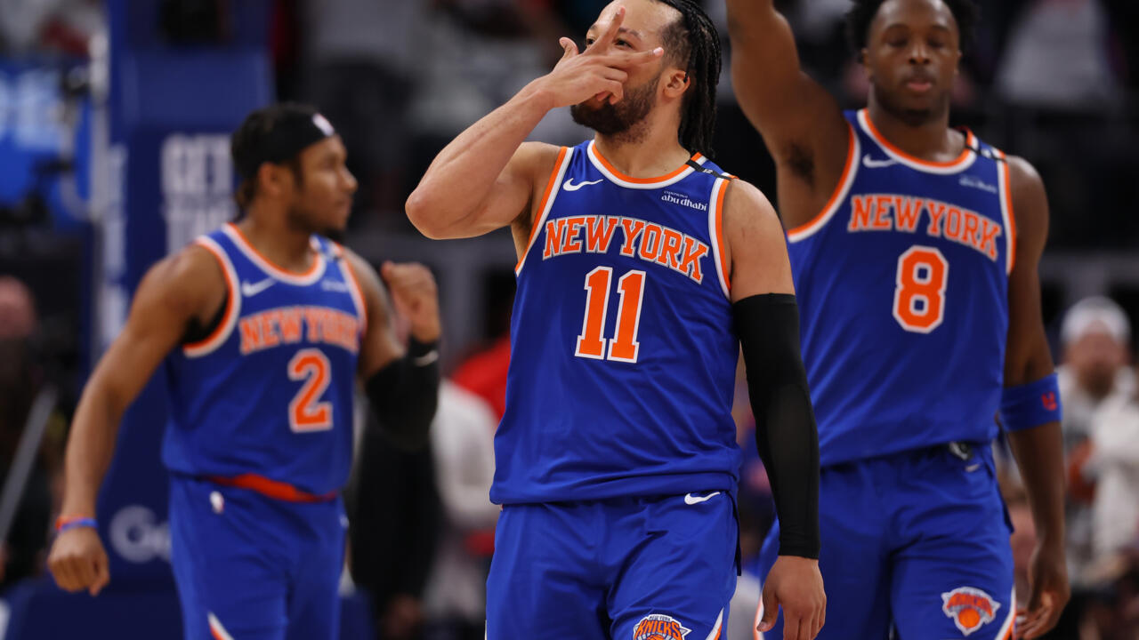 Brunson Shines as Knicks Beat Celtics in Playoffs