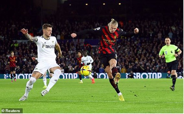 Liverpool dẫn đầu Premier League, Haaland tỏa sáng