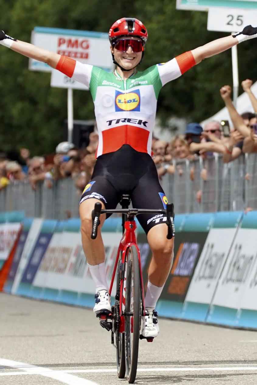 Casper van Uden trionfa nella 4^ tappa del Giro 2025