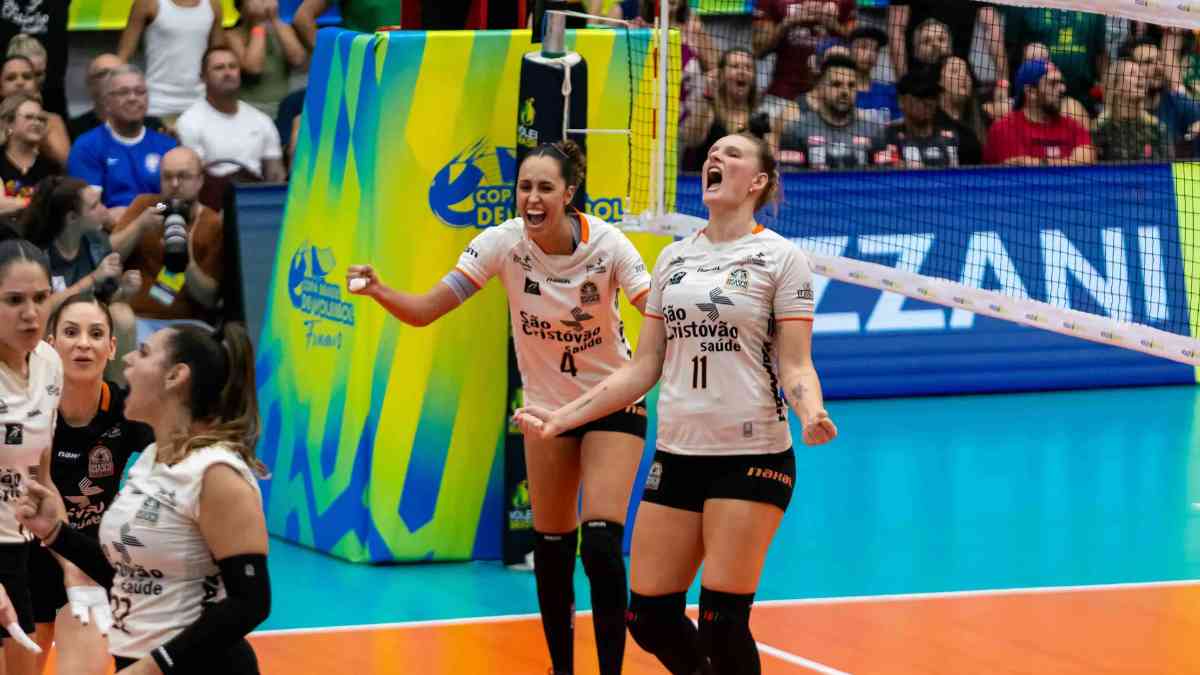 Osasco conquista a Superliga com Natália como MVP