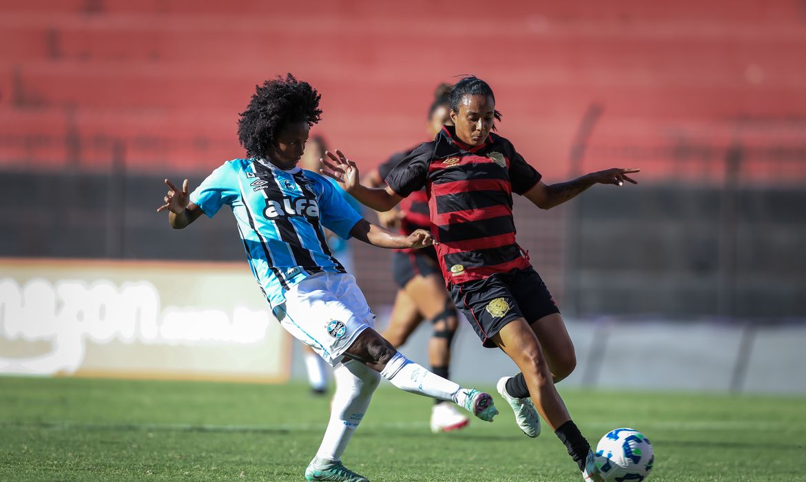 Grêmio e Sport empatam em jogo emocionante no Brasileirão