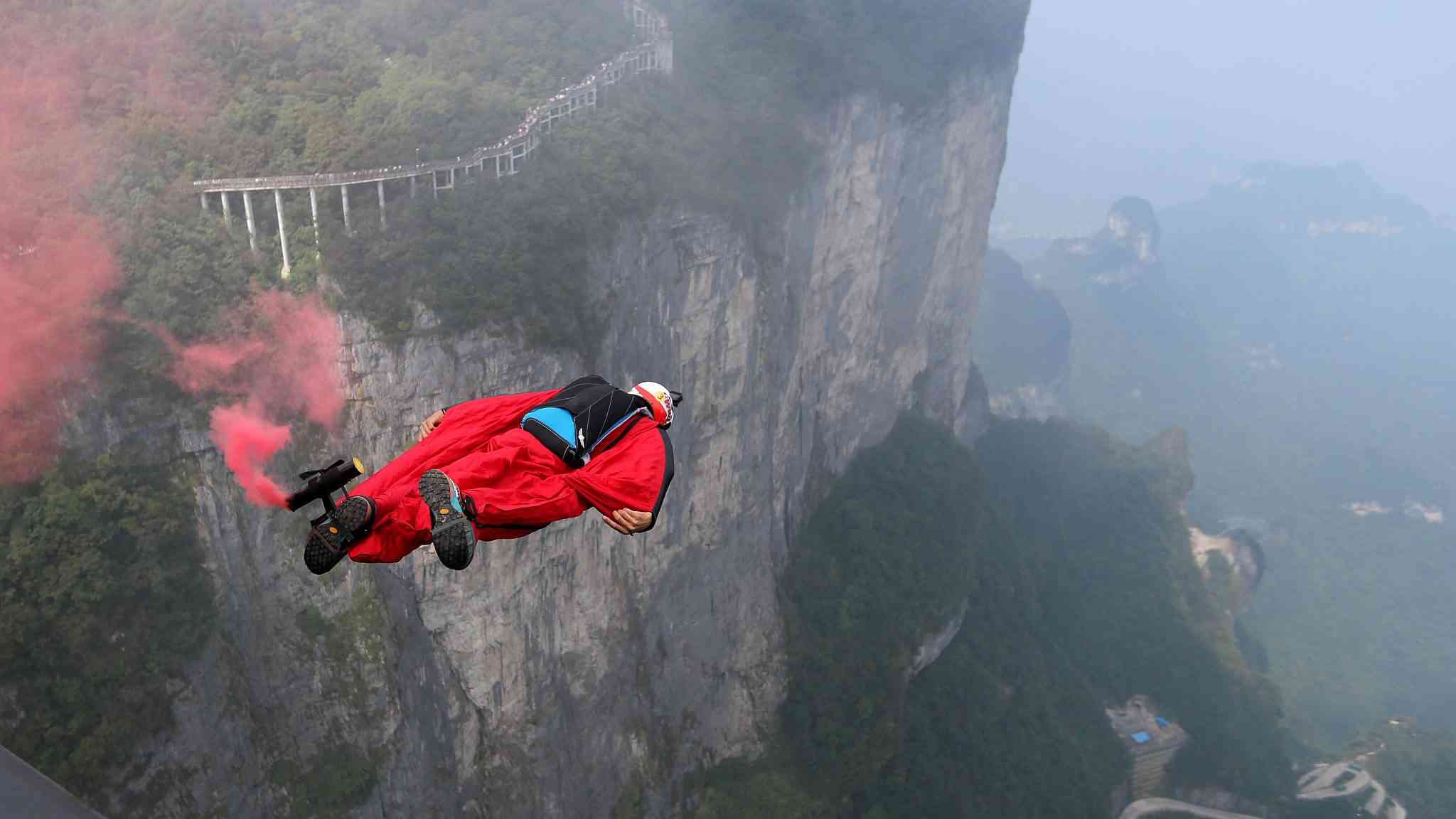 Wingsuit Flying World Championship Dazzles at Tianmen