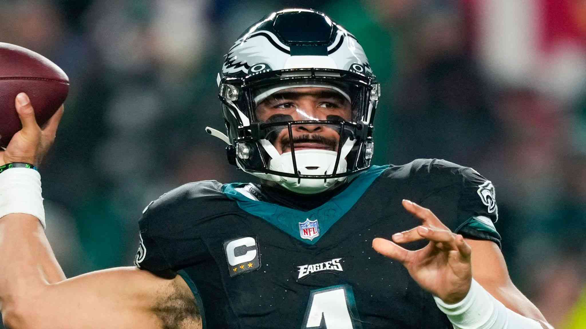 Eagles`ın Zaferi: Jalen Hurts Tarihe Geçti