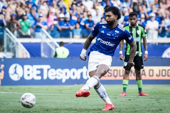 América Mineiro e Cruzeiro brilham em campo