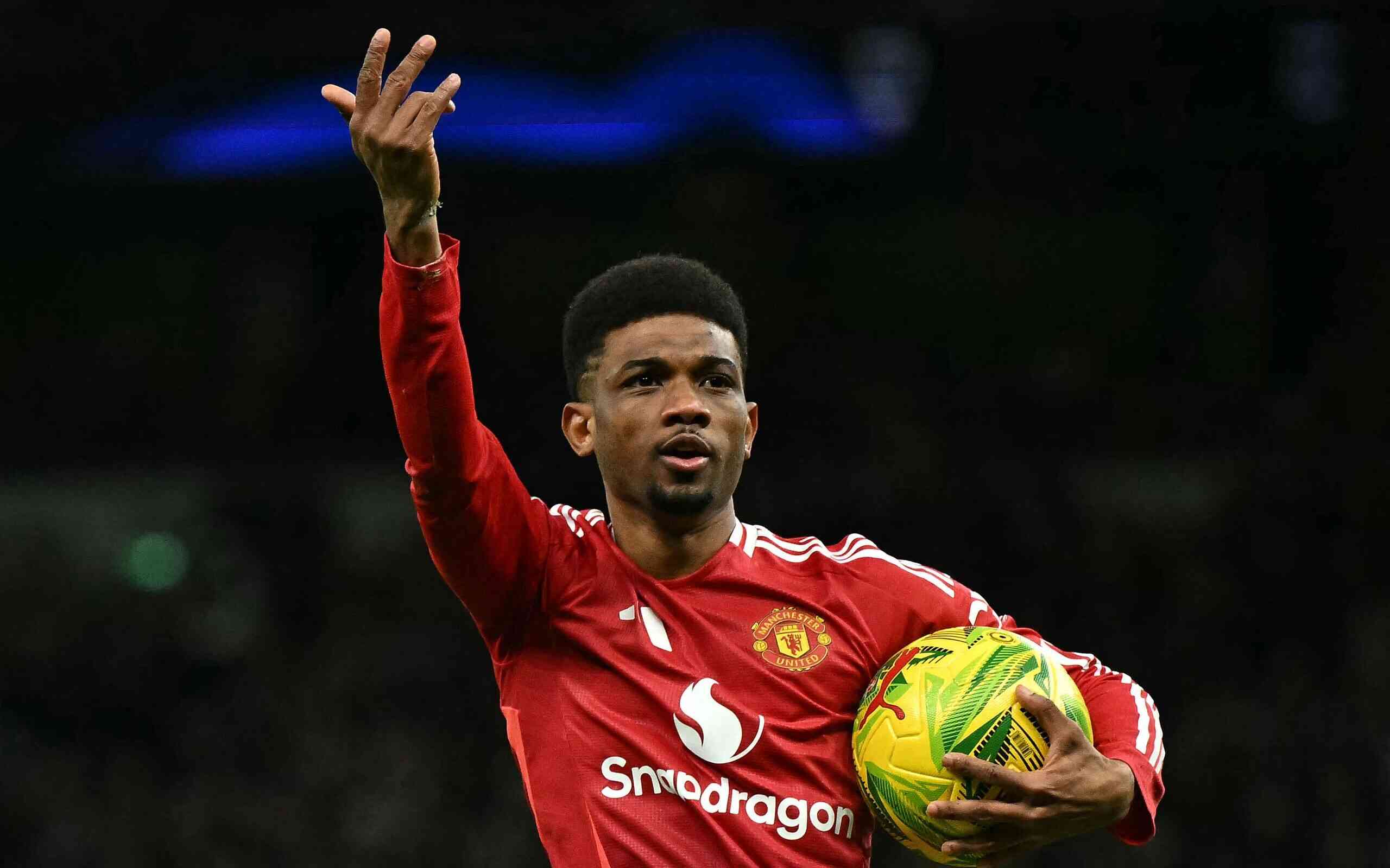 Hat-trick de Amad salva Manchester United em grande estilo