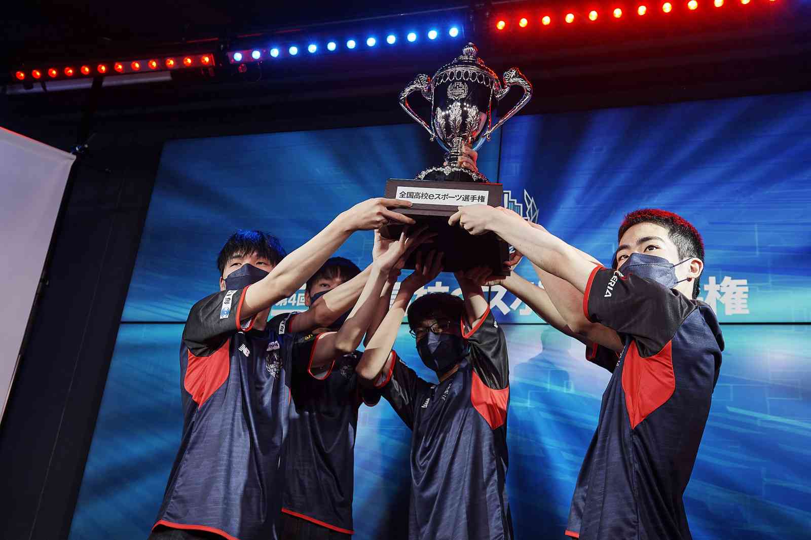 eスポーツの熱戦！キラー・ファイトとアルカナドライバー
