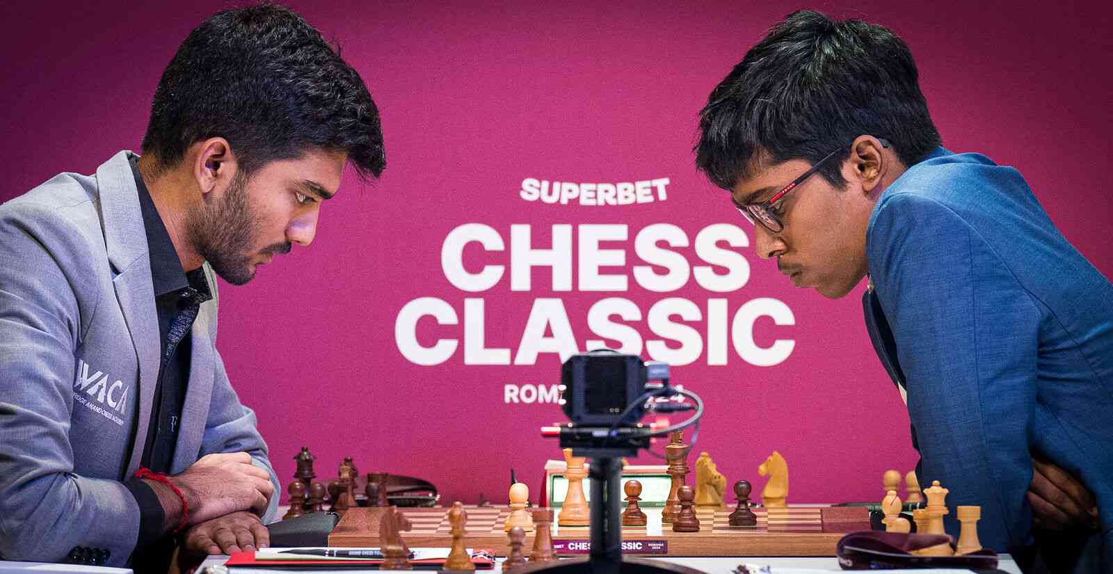 Praggnanandhaa Takes Lead in Superbet Chess Classic