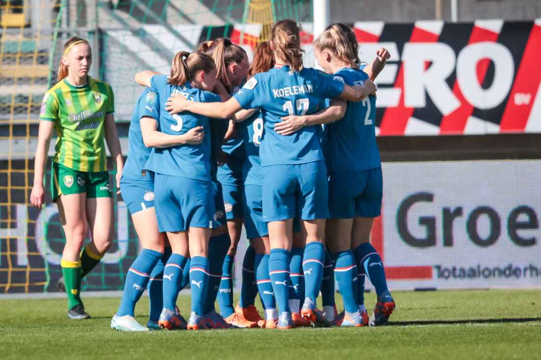 PSV Vrouwen zegevieren in spannende clash tegen Feyenoord
