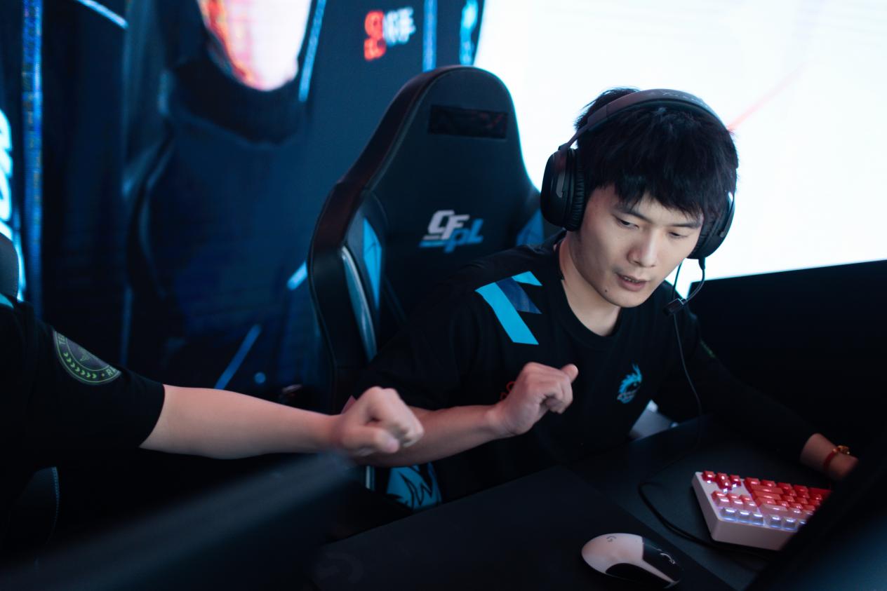白鲨战队3:0横扫EP，夺得EWC电竞世界杯资格