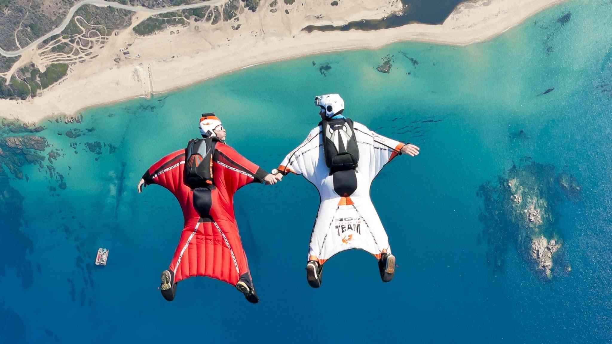 Wingsuit-Flüge: Spektakuläre Höhen über den Malediven
