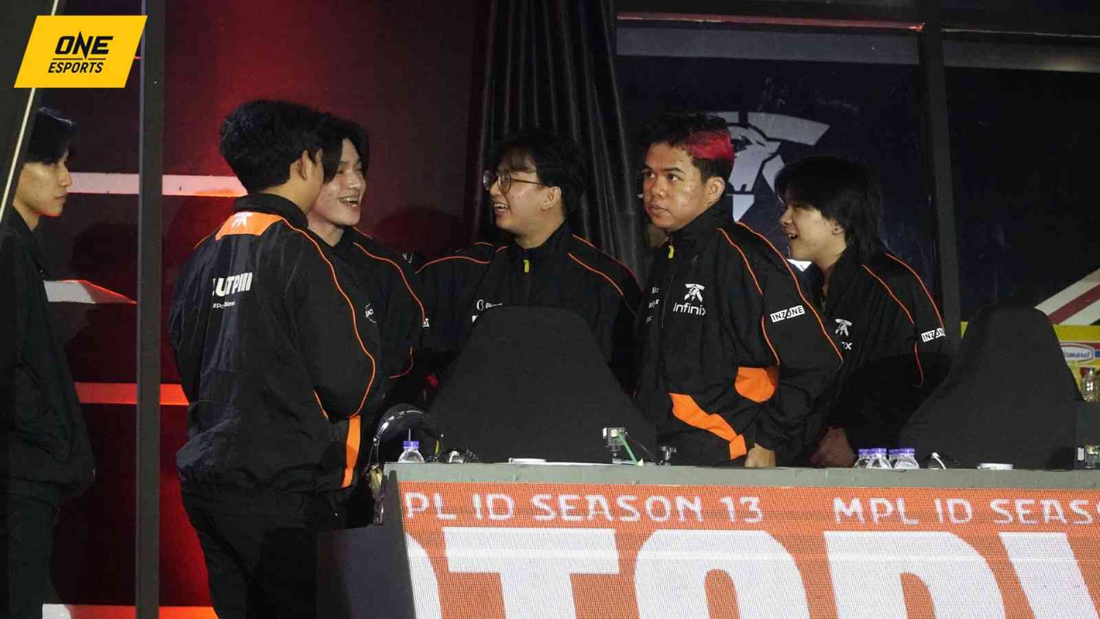 Onic Hancurkan Evos, Gagal Masuk Playoff MPL ID Season 15