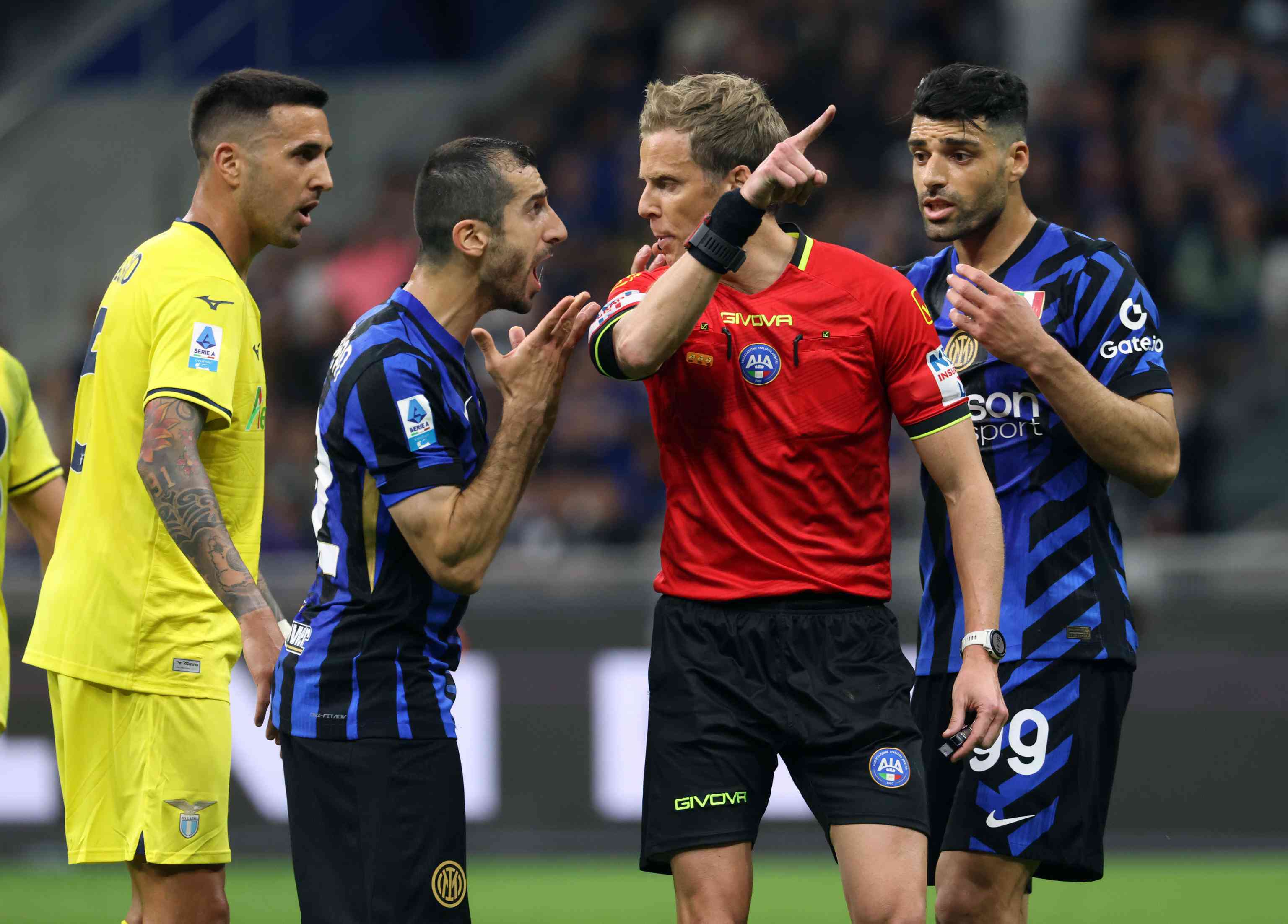 Napoli e Inter: Scudetto in palio nell`ultima giornata
