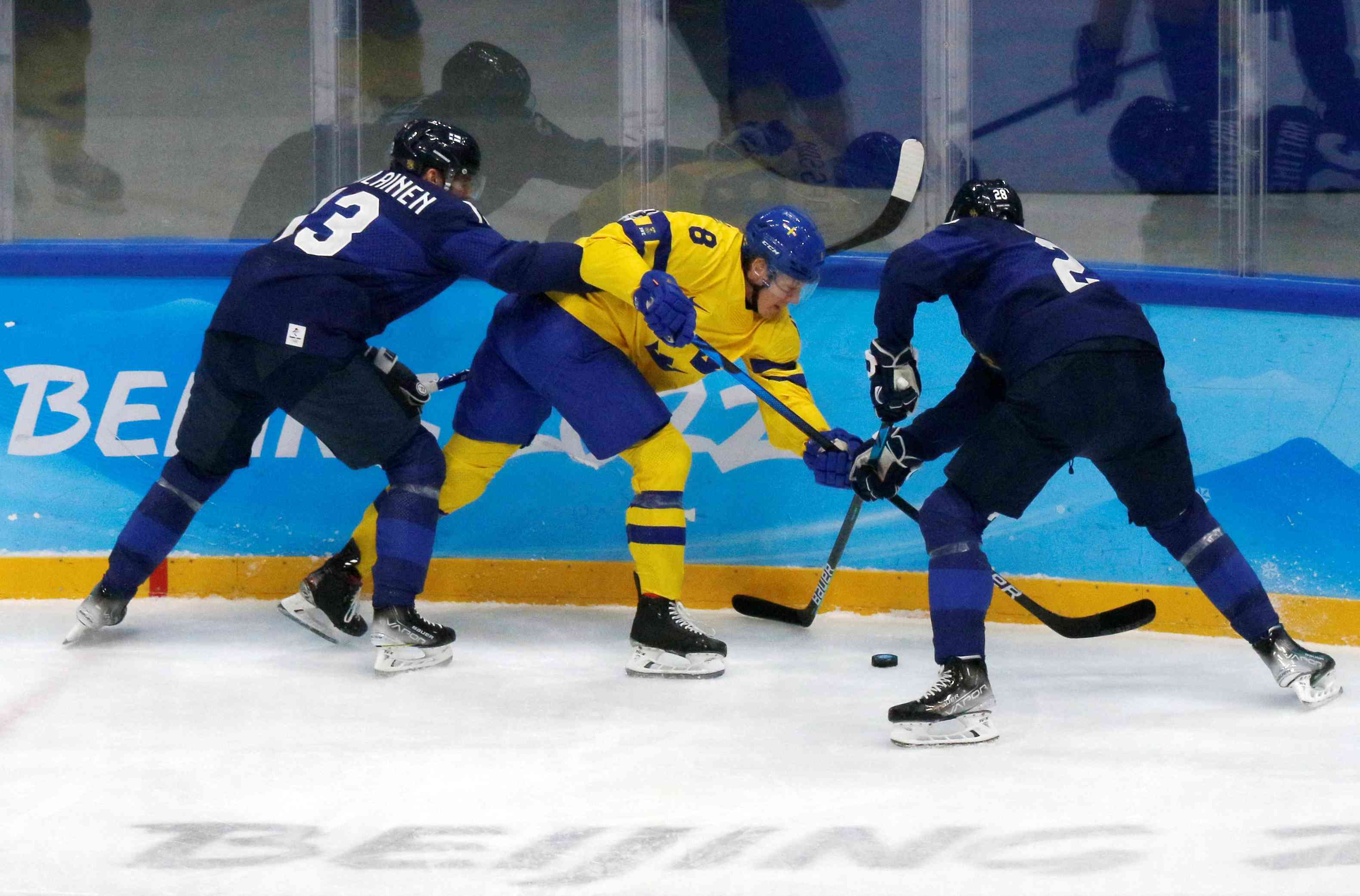 Finland chockar Kanada – Sverige i fördelaktigt läge