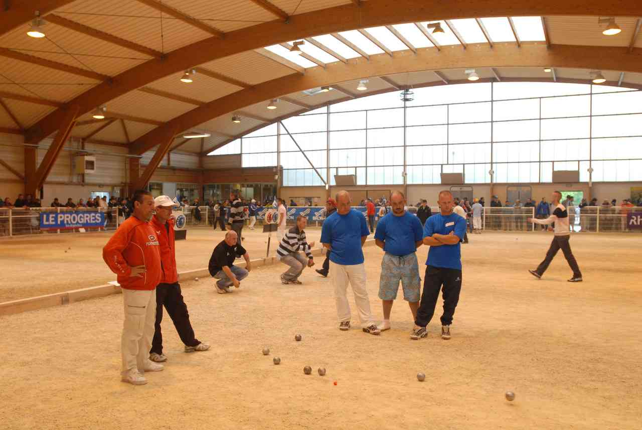 Bron-Terraillon triomphe au Rhône et brille en France