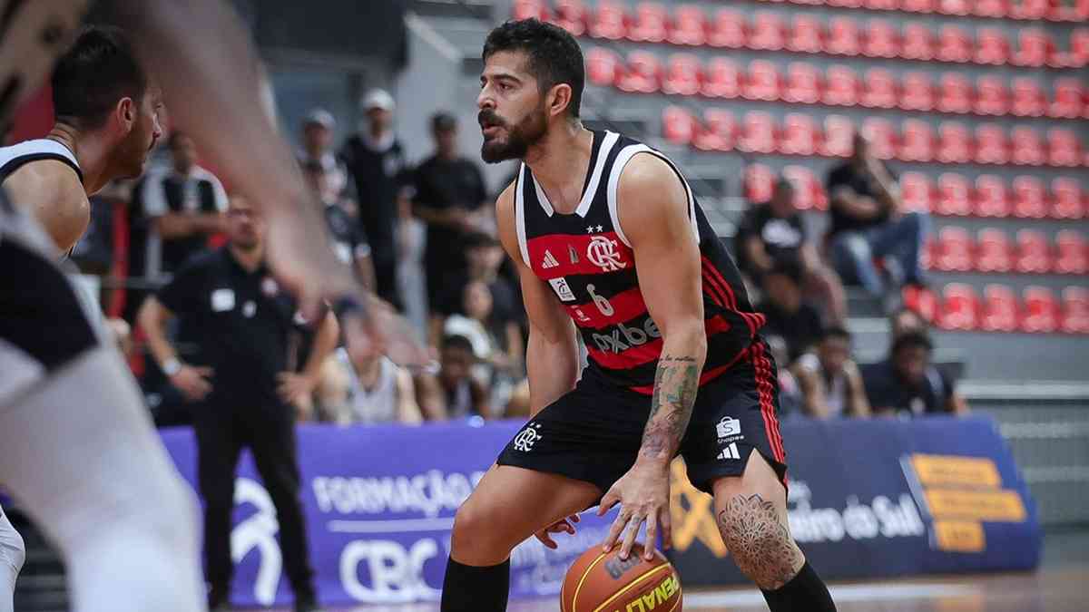 Flamengo brilha e avança na semifinal do NBB