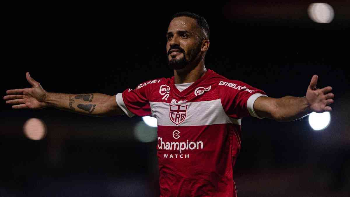 Goiás brilha com Anselmo Ramon na Série B