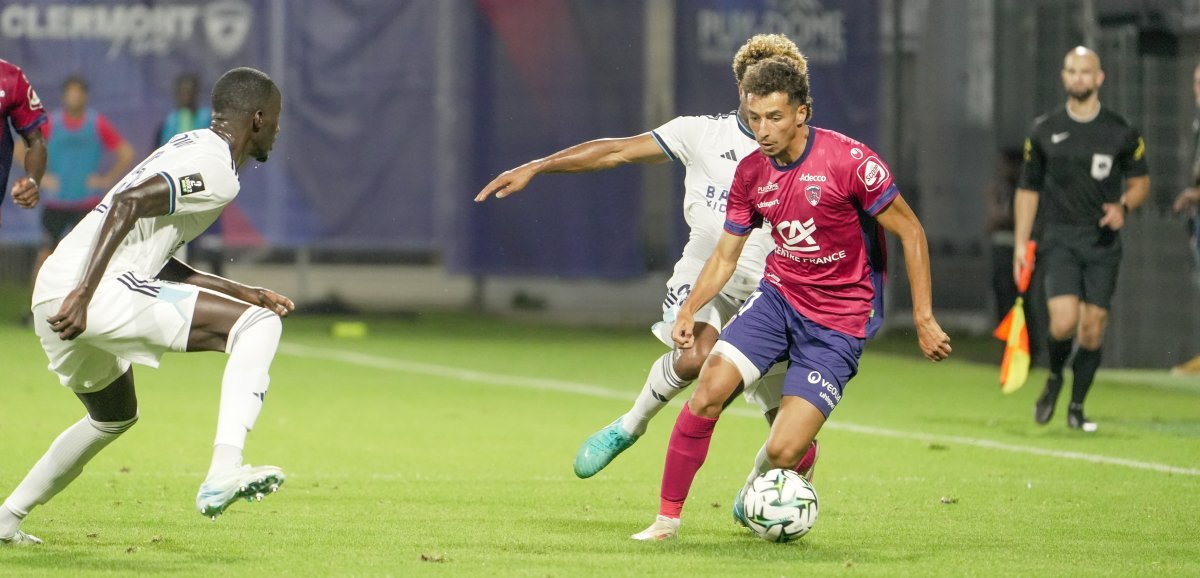 Clermont Foot s`impose face à Boulogne au Stade Montpied