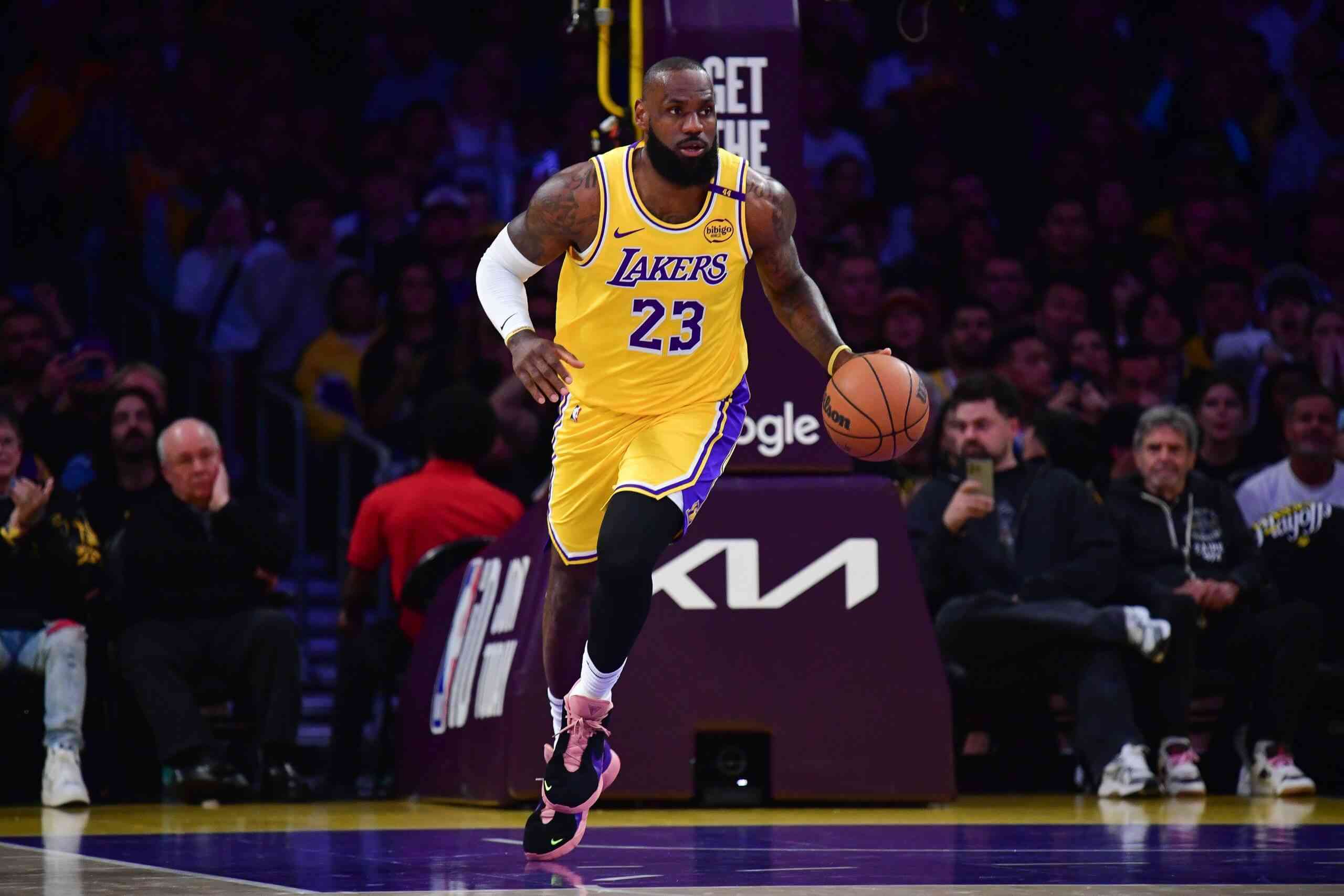 LeBron`s Absence: Lakers Fade from Playoff Spotlight