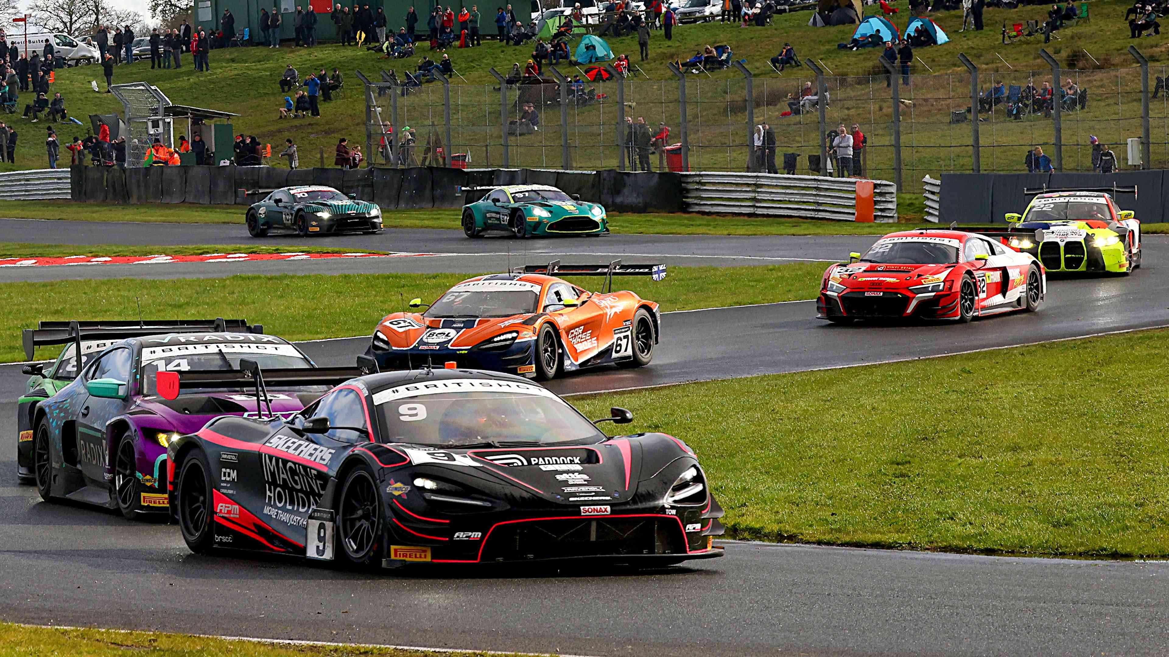 Götz and Tse Triumph in British GT Showdown at Oulton Park