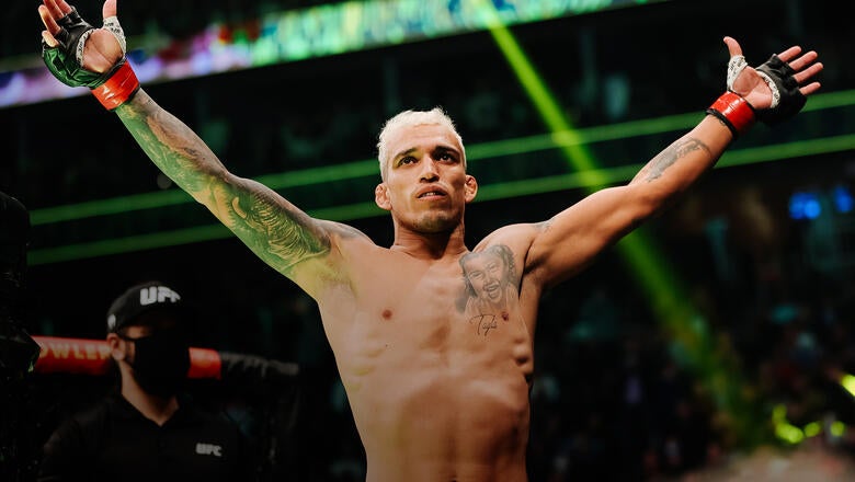 Charles Oliveira em busca da vitória no UFC 317